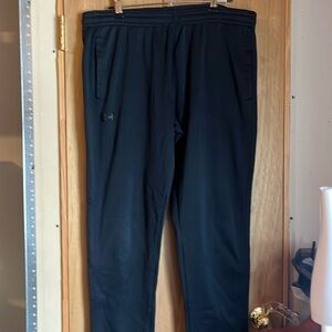 Men’s XL Under Armour cold gear tapered black pants
